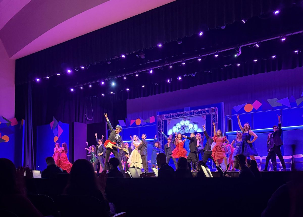 MK Theater Brings "The Wedding Singer" to Life